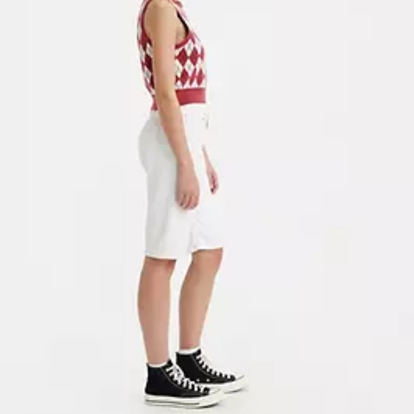 NWT Levi’s mid rise Bermuda shorts size 16 - Picture 2 of 10